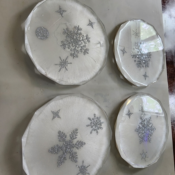 Snowflake coasters - Picture 2 of 5